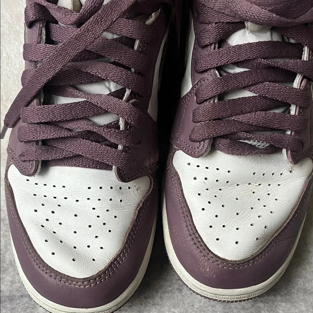 Nike Women's Sneakers - Plum and White